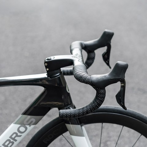 Owijka na kierownicę rowerową z pianki EVA wzór Shark - biała