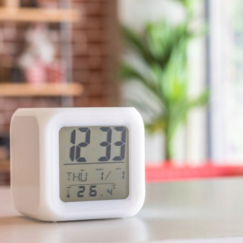 Zegarek z budzikiem termometrem świecący 7 kolorów